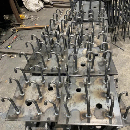 图纸中如何确定徐州预埋件的位置？